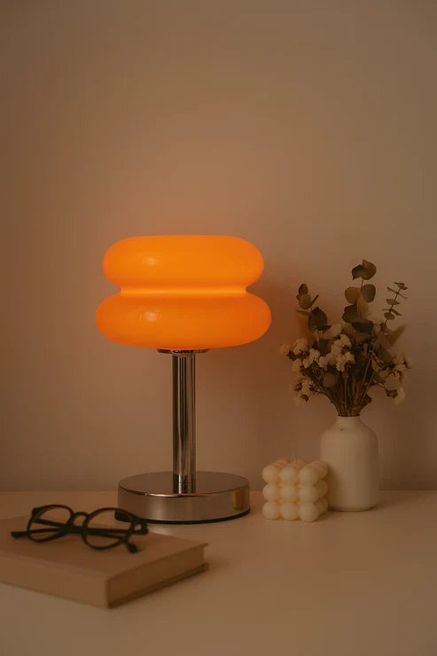 circular-base-nightstand-lamp
