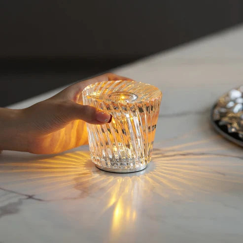 compact-faceted-light
