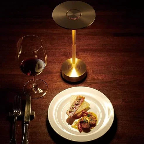 compact table lamp
