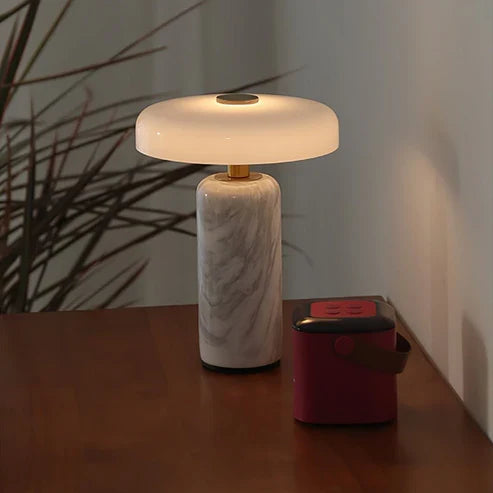 lunara-bedside-lamp-display
