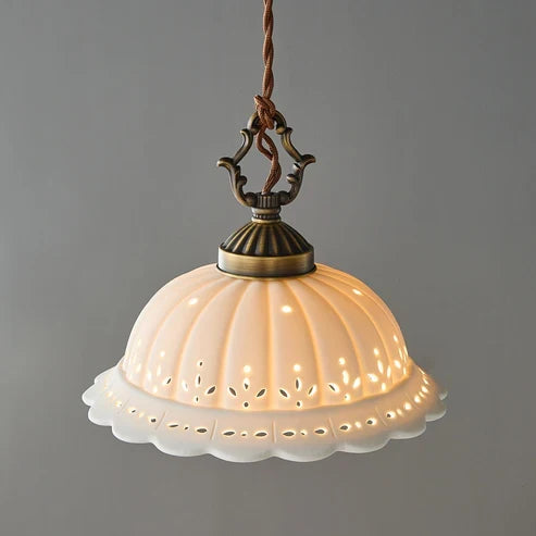 small-perforation-shade-lamp
